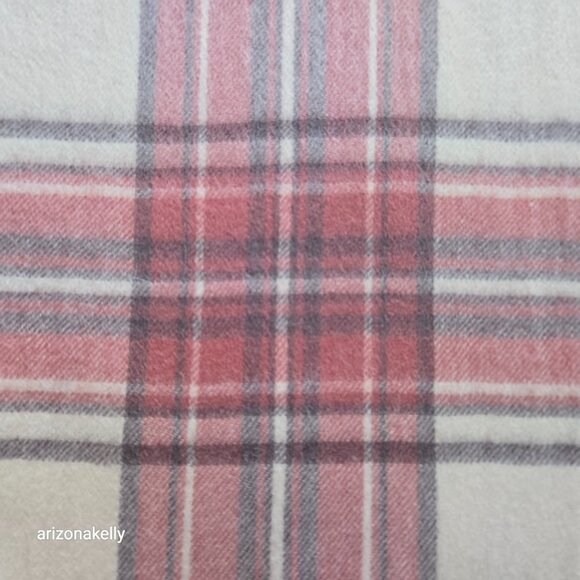 NWT 100% Wool Pink Plaid Fringe Scarf - Picture 6 of 8